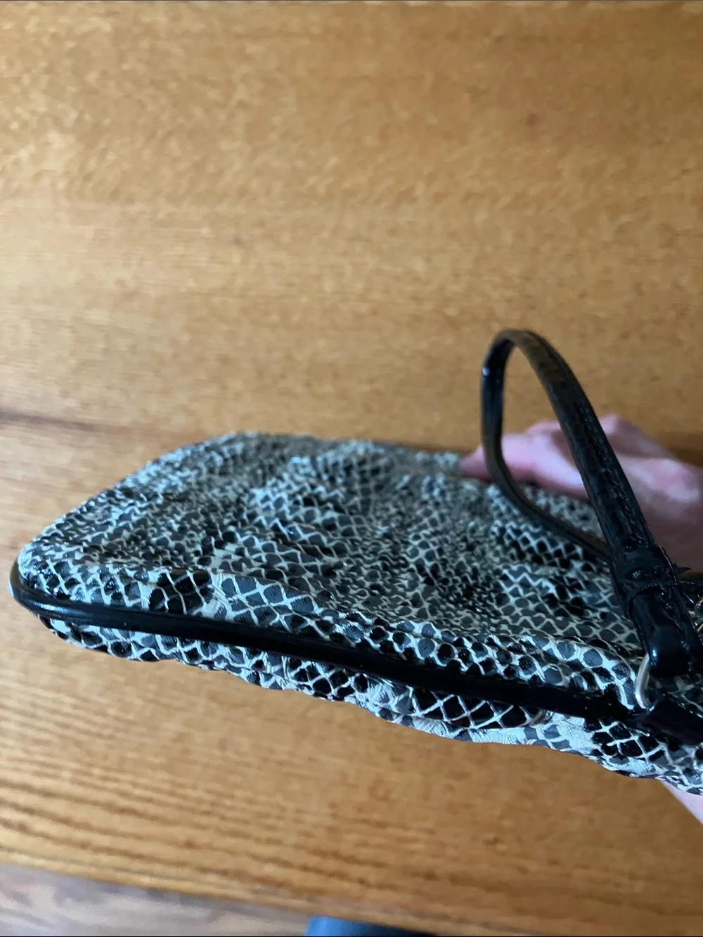 NINE WEST SNAKE SKIN WRISTLET EXCELLENT CONDITION USED ONCE